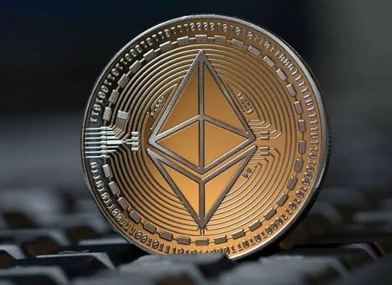 BitMine накопила 4,8% ETH — сигнал к прорыву? Прогноз, ключевые уровни и шанс от LiquidChain