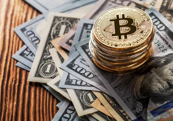 Биткоин готов к рывку: ралли набирает силу, но ФРС, доходности и ETF проверяют импульс
